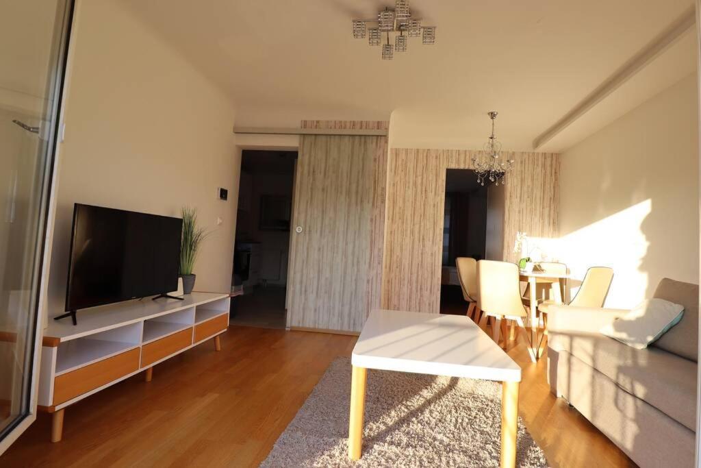 Brilliant View: Balcony Home, Modern, Stylish And Newly Renovated Vienne Extérieur photo